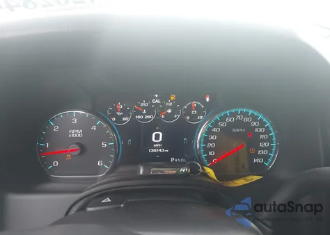 2018 Chevrolet Tahoe Premier z USA, uszkodzony, nr VIN 1GNSCCKC4JR281457